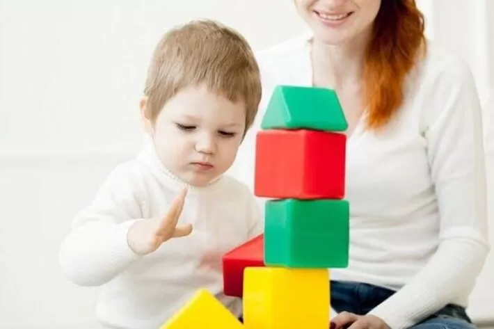 Perbedaan Autisme Ringan dan Berat: Panduan untuk Orang Tua