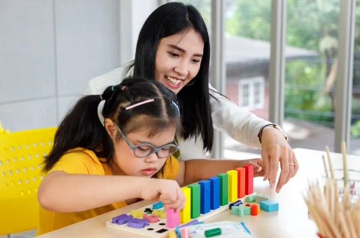 Pentingnya Evaluasi Terapi Sensori oleh Profesional