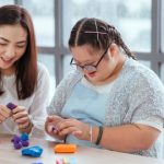 Peran Orang Tua dalam Menangani Anak dengan Spektrum Autisme