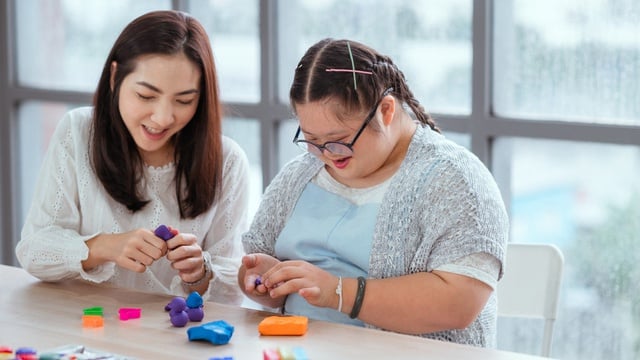 Peran Orang Tua dalam Menangani Anak dengan Spektrum Autisme